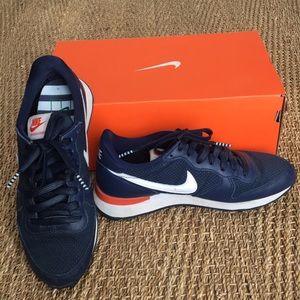 Nike Jacquard Dot Sneakers